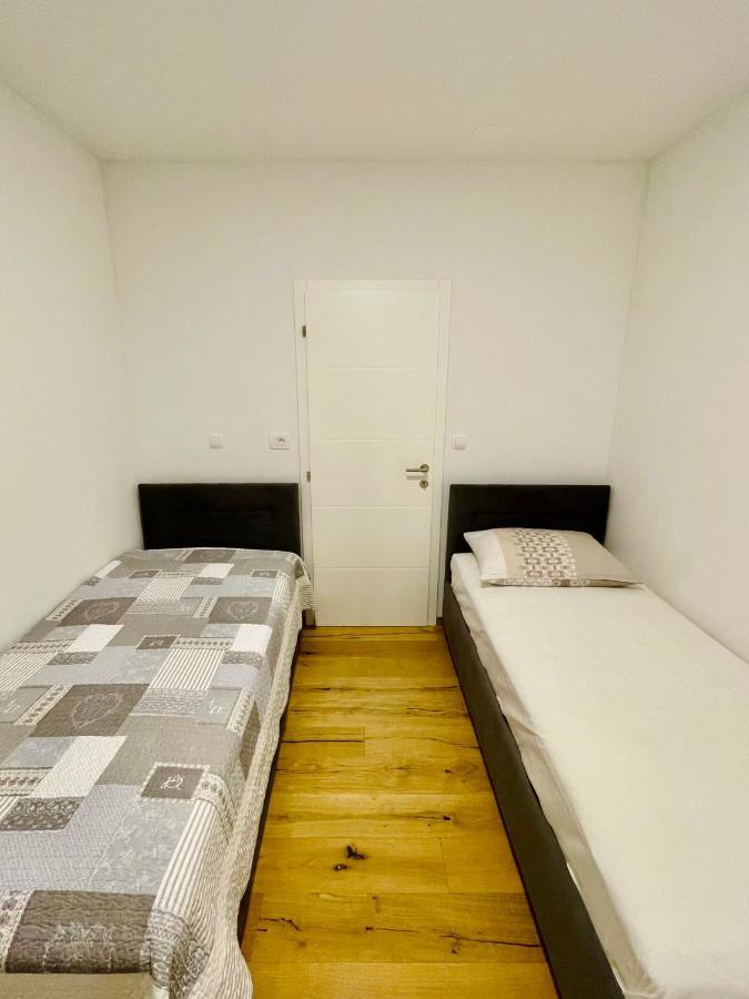 Alida Valli Apartment Kaštela Exteriör bild